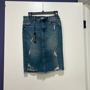 NWOT Blanknyc size 26 denim distressed skirt